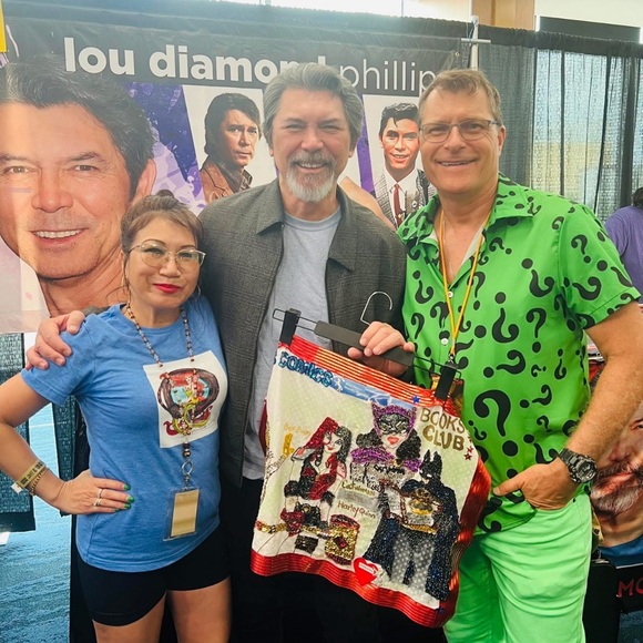 Unframed fabric art Hanging “17 X 13” Big Fan Of  Wonder Woman. Free Shipping - Picture 7 of 7